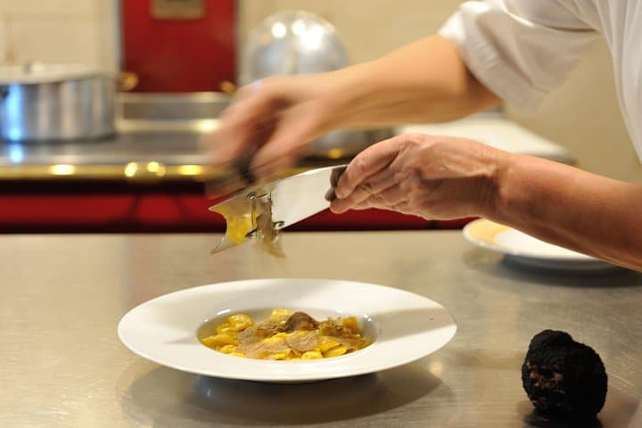 https ://media-cdn.tripadvisor.com/media/attractions-splice-spp - 720x480/09/b4/53/b3.jpg