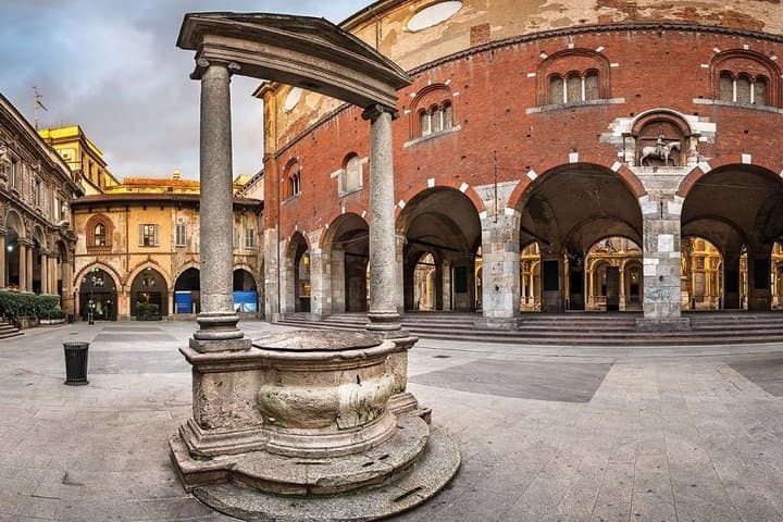 Piazza dei Mercanti and Broletto, Milan