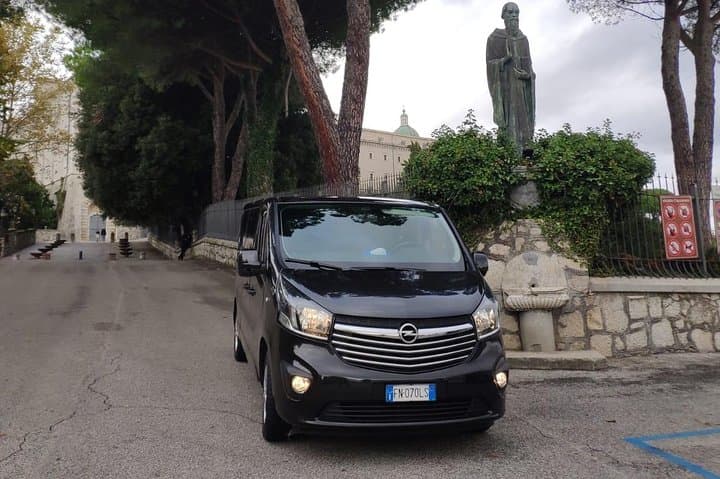 Private Transfer: Rome Fiumicino Airport to Civitavecchia Cruise Port