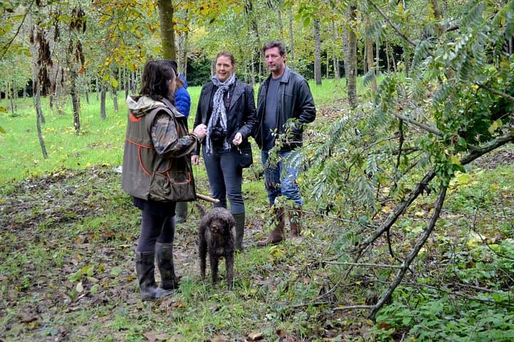 A moment to explain how and where we are going to hunt truffles.