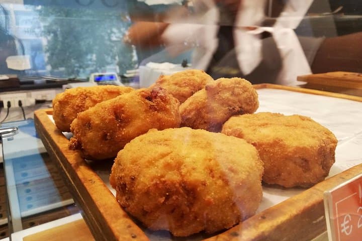 Naples Street Food Tour with a Native & Top Rated Expert