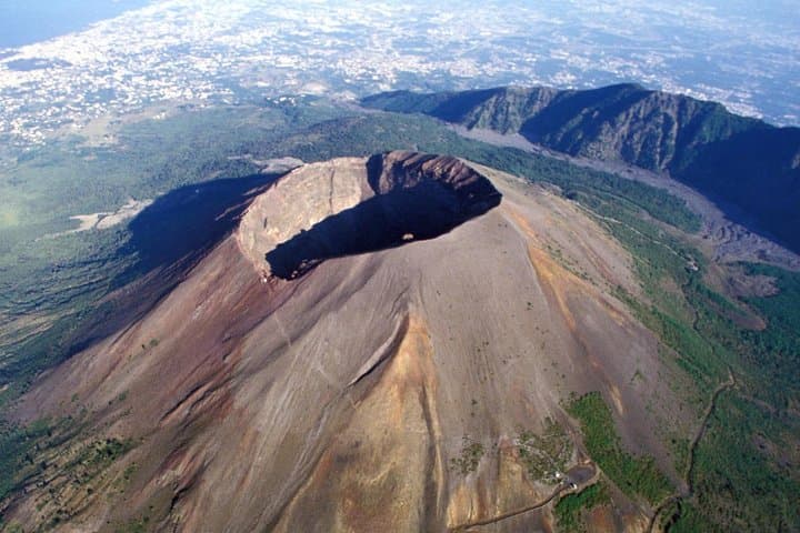 Pompeii & Vesuvius with Wine Tasting from the Coast