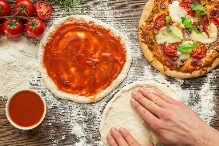 Private Pizza & Tiramisu Class at a local's home with tasting in Bologna