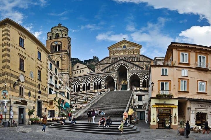 Naples Airport - Amalfi Coast, Maiori, Positano or back.