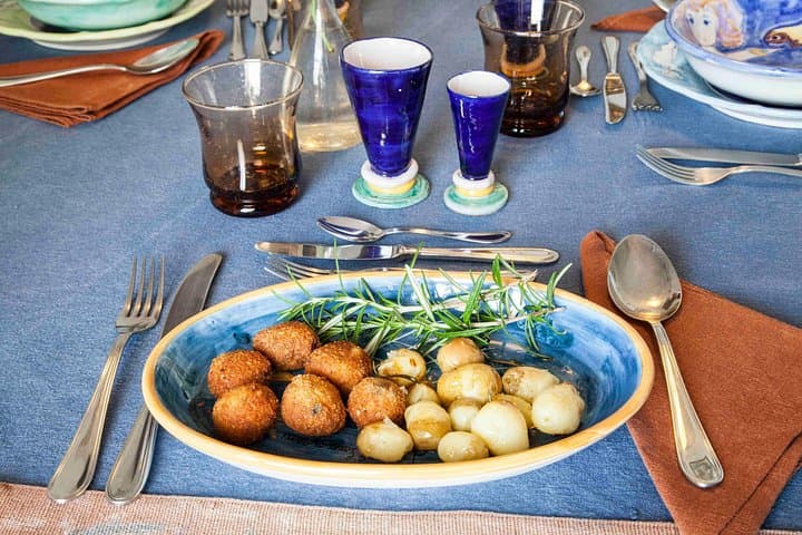 Lunch or dinner and cooking demo at a local home in Vietri sul Mare