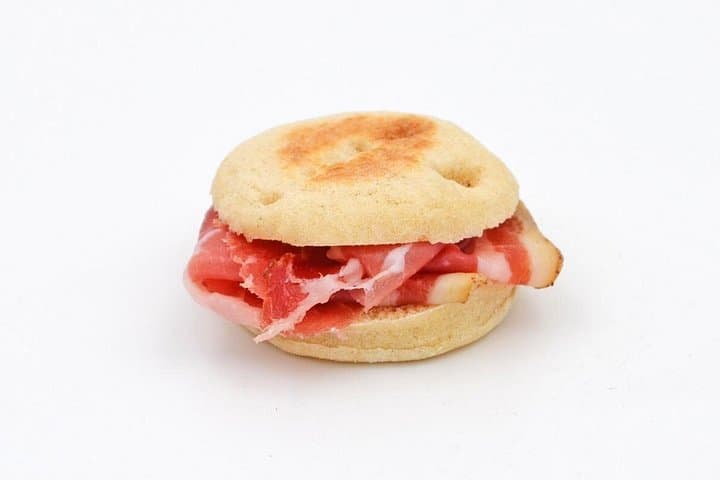 Mini-sandwich with Capocollo and vinegar