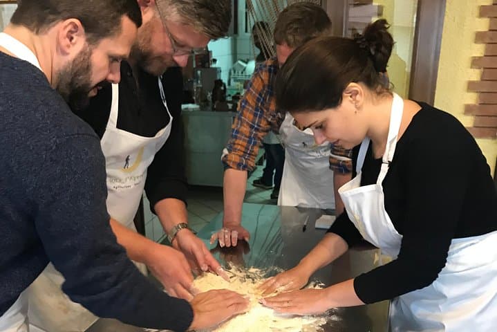 Cooking lesson: tagliatelle, mozzarella and tiramisu