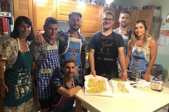 Pasta and cannoli class in Taormina