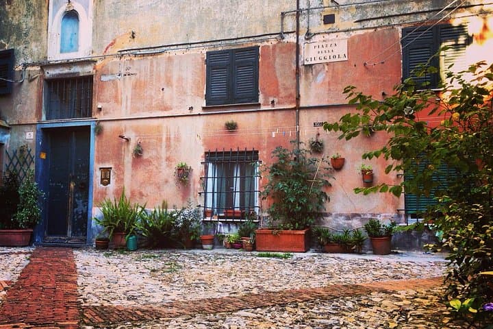 Discover the secrets of Genoa with a storyteller!