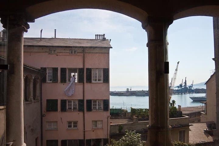 Discover the secrets of Genoa with a storyteller!