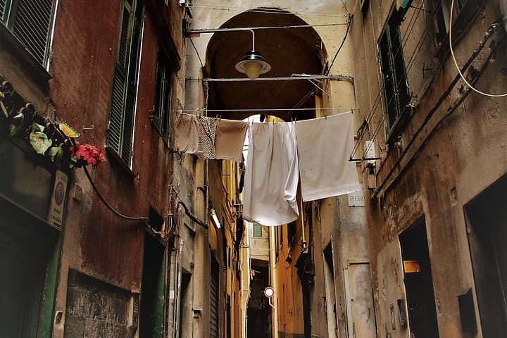 Discover the secrets of Genoa with a storyteller!