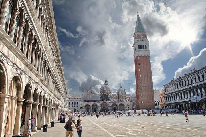 Venice and Verona Full Day Tour by Train from Milan