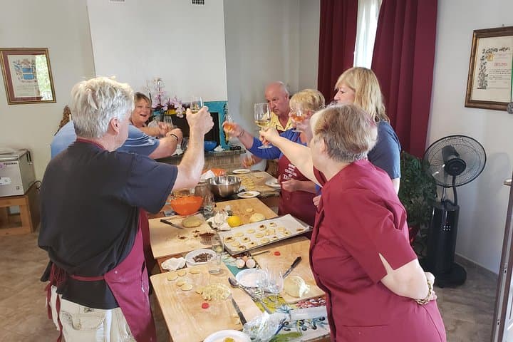 Umbria Traditional Cooking Class in Assisi countryside