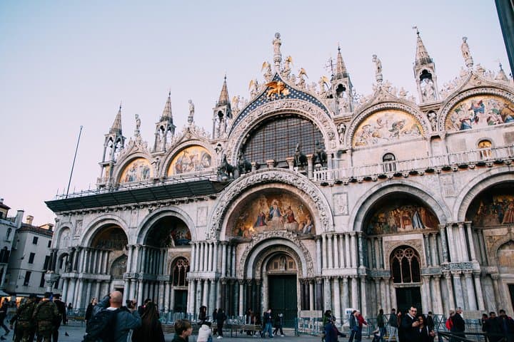Explore the Instaworthy Spots of Venice with a Local