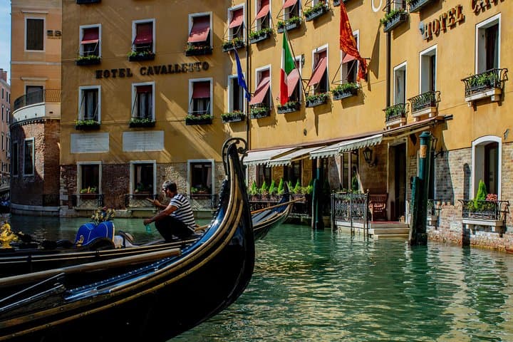 Explore the Instaworthy Spots of Venice with a Local