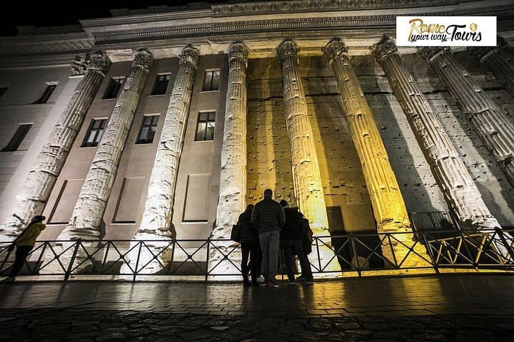 Rome Evening Panoramic Walking Tour Including Trevi Fountain and Spanish Steps