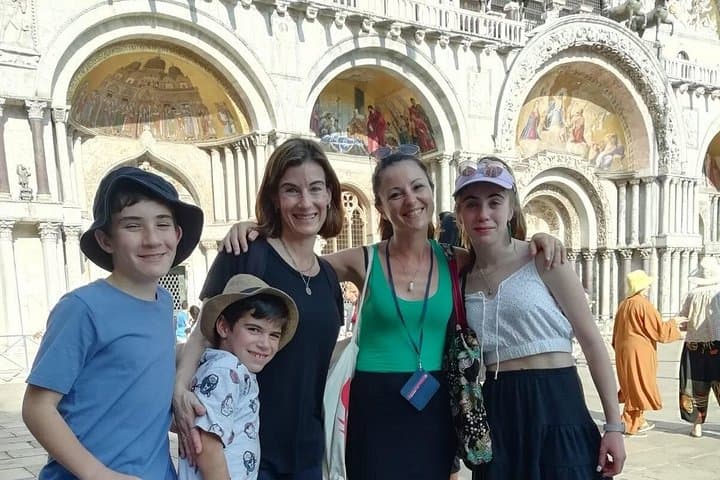 Guided Sightseeing Tour of Venice Highlights for Kids & Families