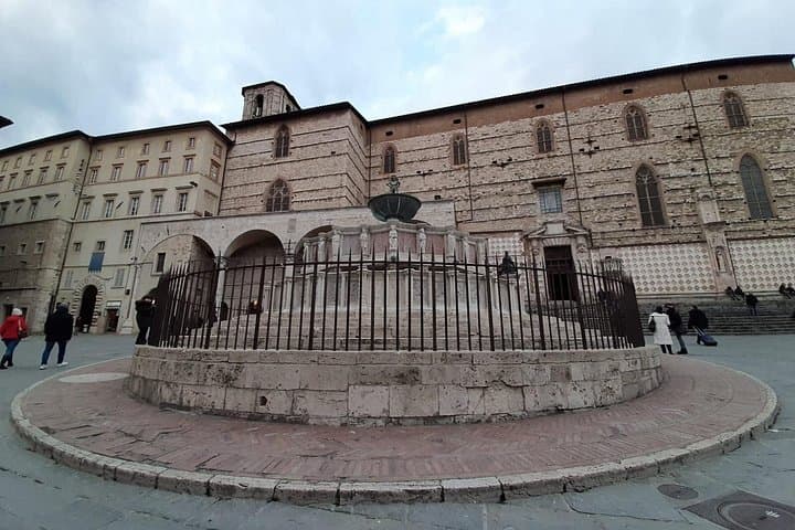 Private Perugia Walking Tour with official guide