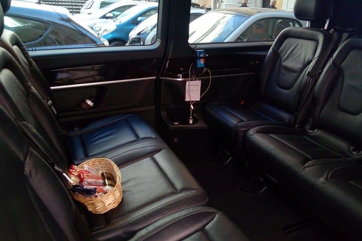 MERCEDES VIANO INSIDE