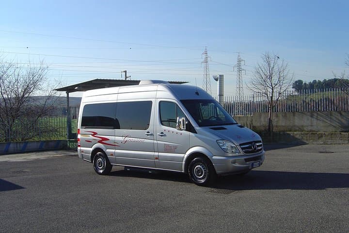 MINIBUS 8 SEATS