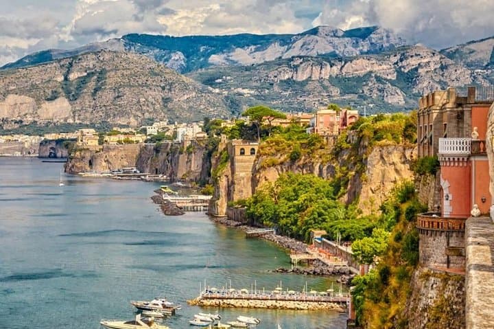 Private Guided Tour Of Capri - Sorrento & Pompeii