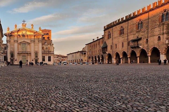 Mantova Centro Storico - Tour a piedi con Guida Tiziana Portioli