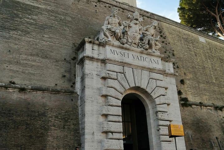 Vatican museum's & Sistine Chapel Reserved Entrance