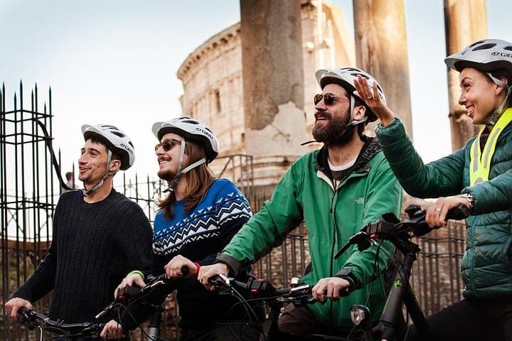 Rome City Small Group Bike Tour with quality Bike or E-Bike