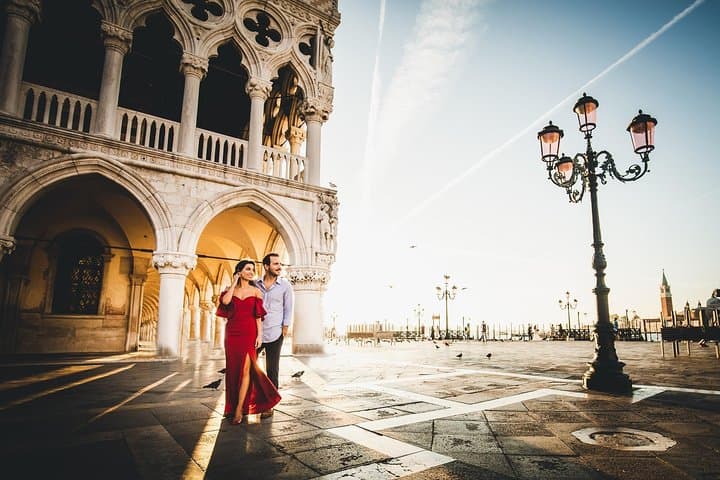 Sunrise Couple Photoshoot Tour