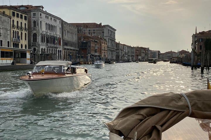 Private transfer from hotel in Venice To VCE airport