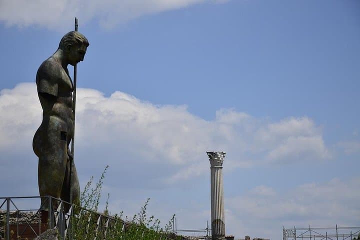 POMPEI IN & OUT - 3 hours relaxed private tour