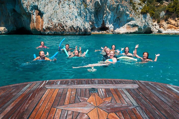 Semi-Private Capri Boat Tour with Snorkeling & Island Visit