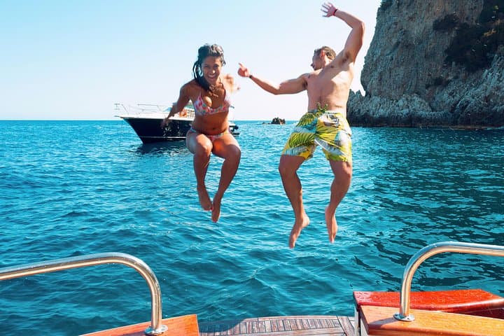 Semi-Private Capri Boat Tour with Snorkeling & Island Visit