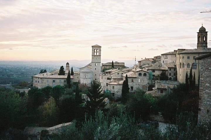 Relaxing walking tour of Assisi