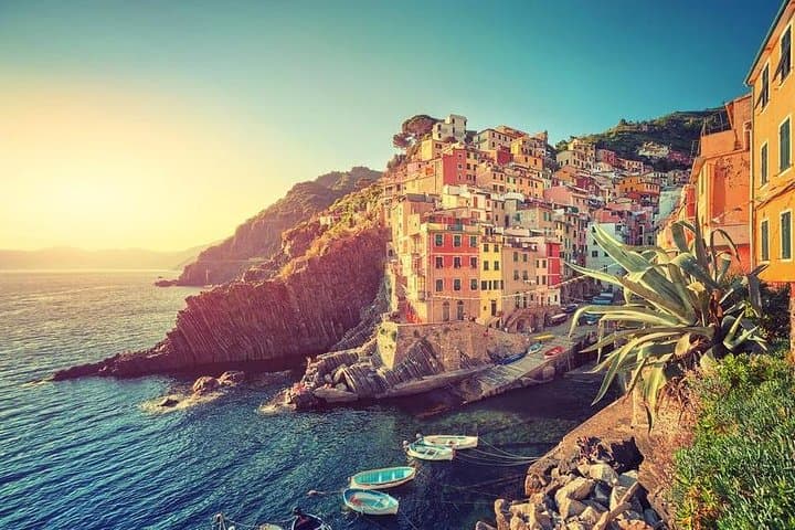 Day Trip from Florence: Cinque terre in a full immersion - private tour