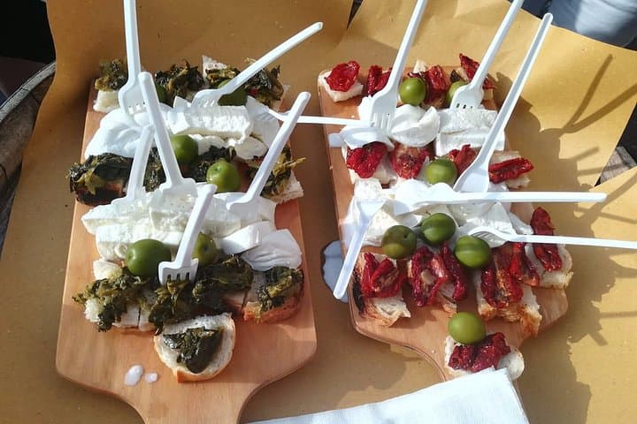 Naples Street Food Tour and Guided Sightseeing with Local Expert