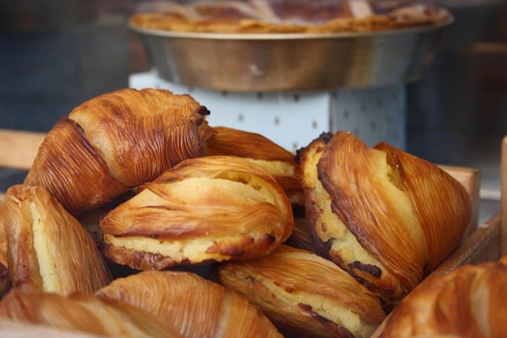 Naples Street Food Tour and Guided Sightseeing with Local Expert