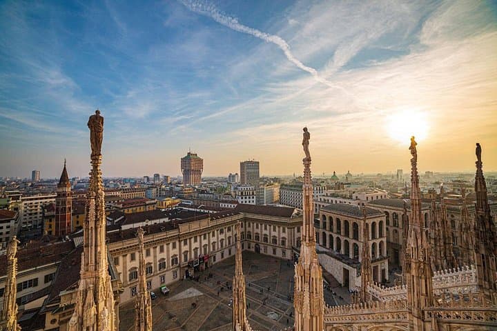 Milan Duomo Small-Group Guided Tour with Rooftop Views