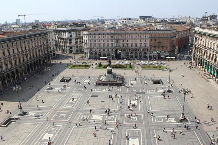 Milan Duomo Small-Group Guided Tour with Rooftop Views
