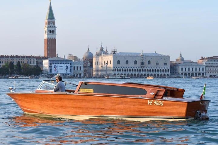 Private Arrival Transfer from Marco Polo Airport to Venice