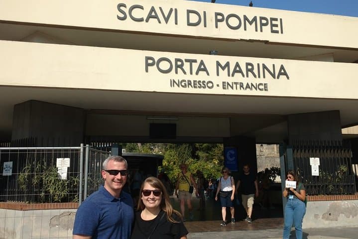 ItalyBestExcursions Transfer Sorrento to/from Rome optional Pompeii and Tour Guide Stop
