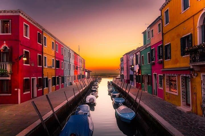 Luxury Tour of Murano & Burano by Private Boat and Guide