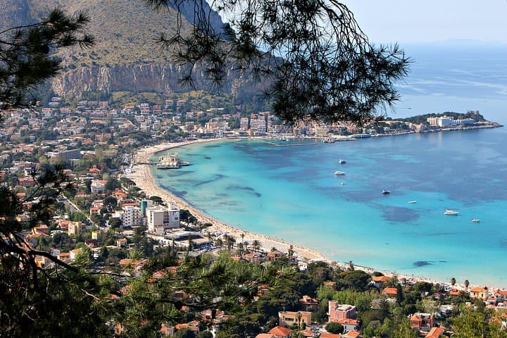 Private 3-hour Walking Tour of Palermo with official tour guide