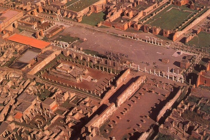 Pompeii ruins