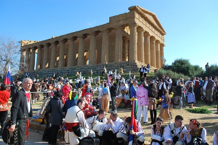 Transfer from Syracuse to Palermo with a stop in Valley of Temples, Agrigento
