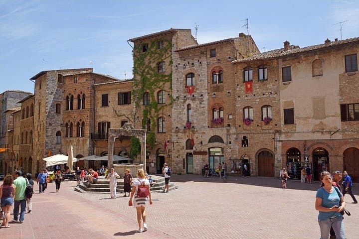 ItalyBesTours Siena Monteriggioni San Gimignano with Lunch&WineTasting Fullday from Rome