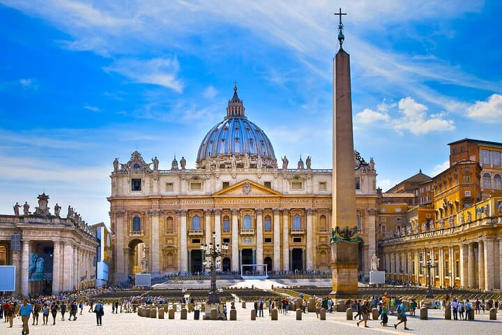 Scavi guided visit and skip line entrance to St Peters Basilica