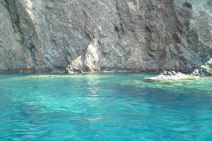 TOUR OF THE ISLAND