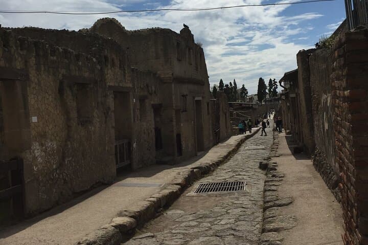 Private Herculaneum Tour for Kids and Families