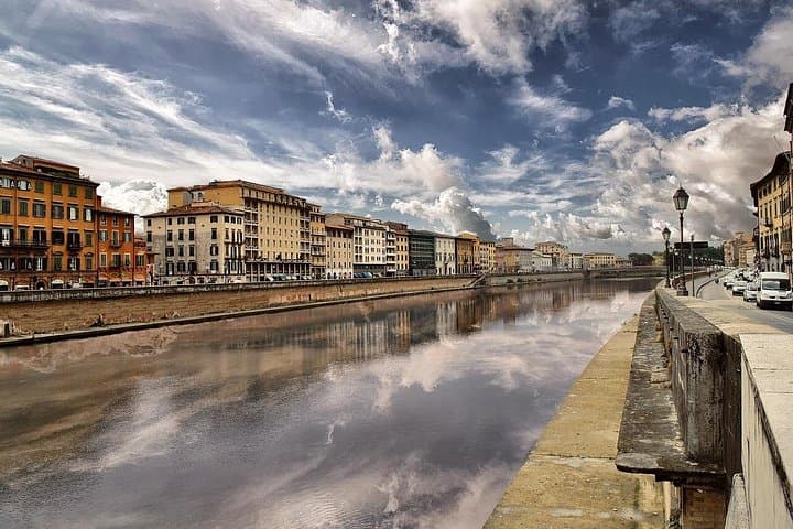 Private Tour of Leaning Tower & Pisa highlights with Local Guide